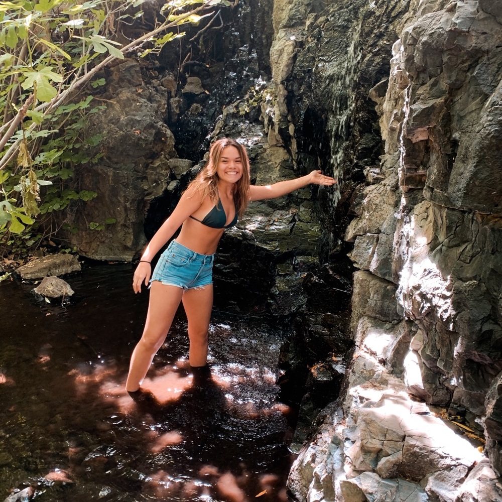 Meet your Posher, Bella